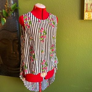 Passport floral top Hi Low